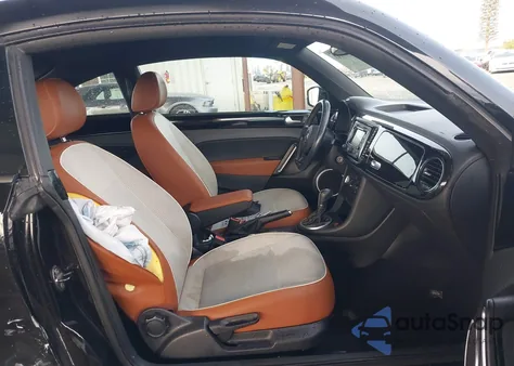 2015 Volkswagen Beetle 1.8T Classic из США, поврежденный, VIN 3VWF17AT1FM607438